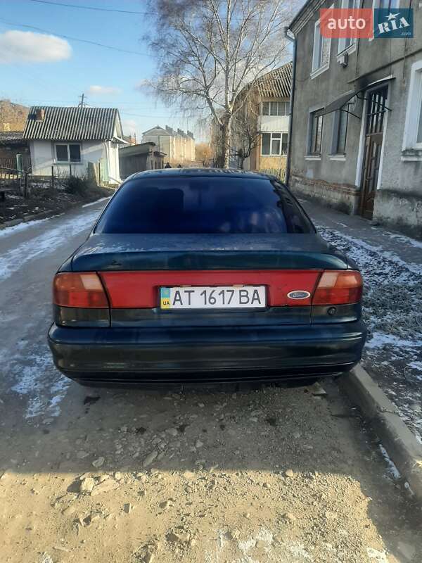 Седан Ford Mondeo 1993 в Городенці
