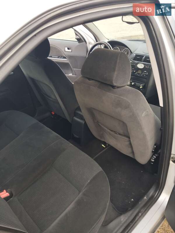 Седан Ford Mondeo 2002 в Новояворовске фото 13 Седан Ford Mondeo 2002 в Новояворовске
