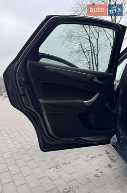 Седан Ford Mondeo 2012 в 