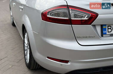 Седан Ford Mondeo 2013 в 