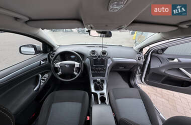 Седан Ford Mondeo 2013 в 