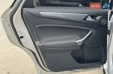 Седан Ford Mondeo 2013 в 