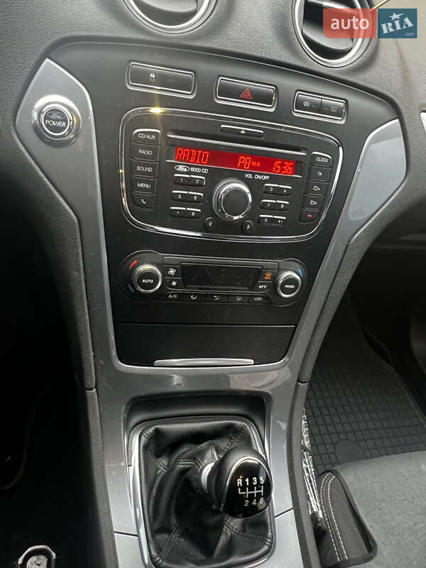 Седан Ford Mondeo 2011 в Стрию