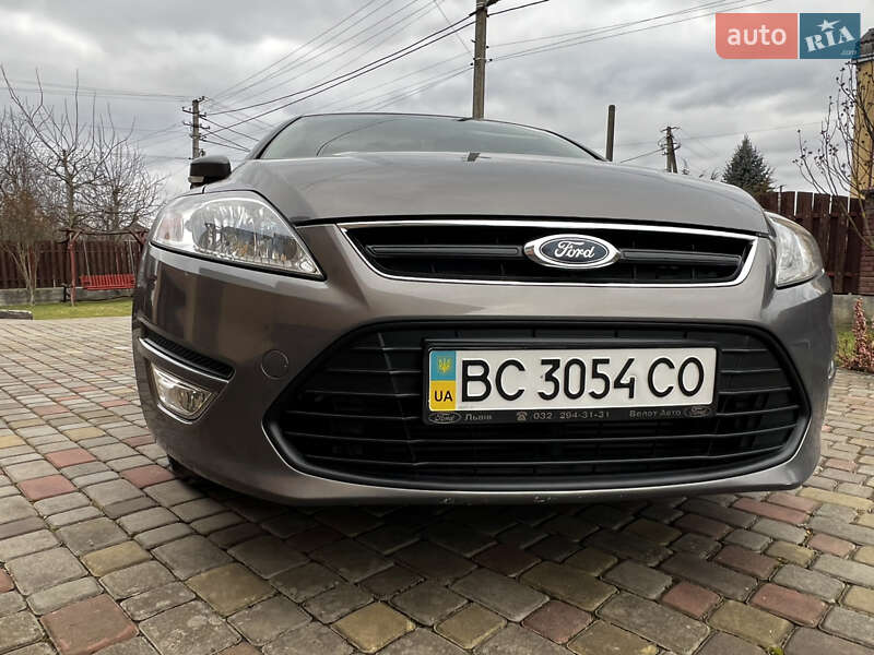 Седан Ford Mondeo 2011 в Стрию