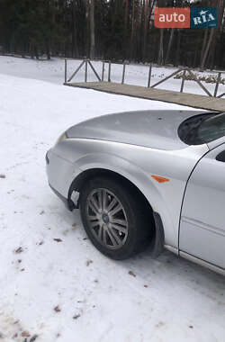 Седан Ford Mondeo 2004 в 