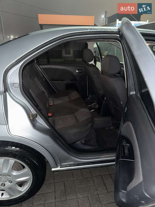 Седан Ford Mondeo 2006 в Конотопе