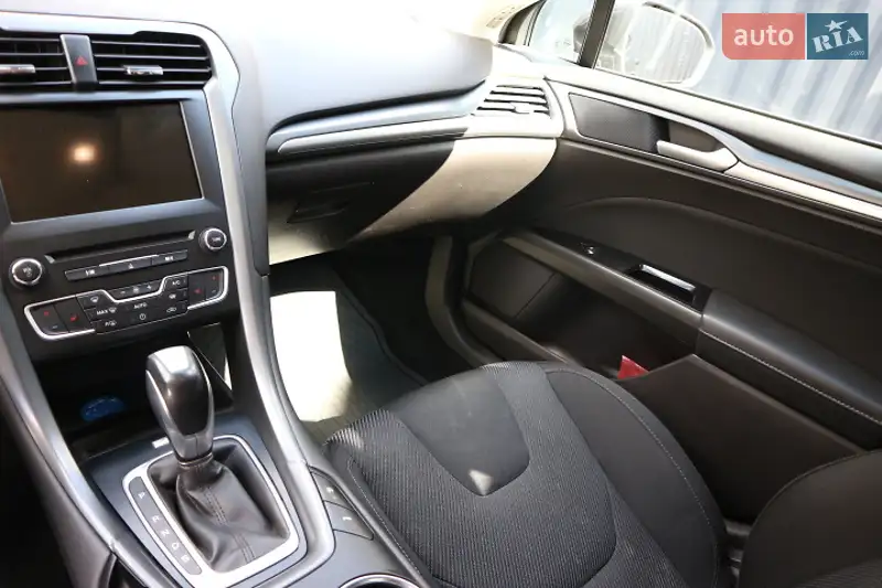 Седан Ford Mondeo 2017 в 