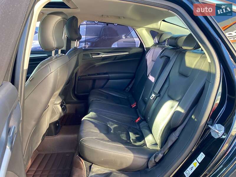 Седан Ford Mondeo 2016 в Львове