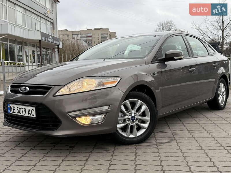 Седан Ford Mondeo 2011 в 