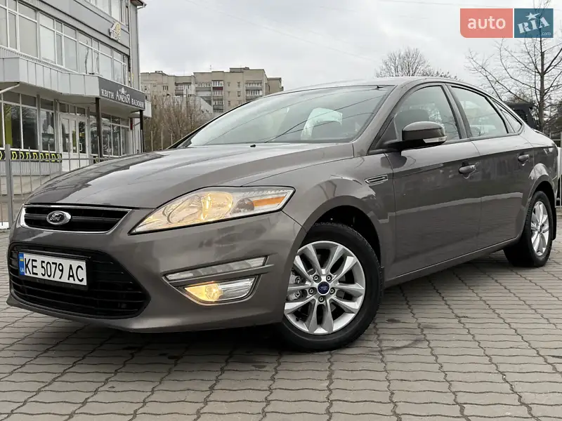 Седан Ford Mondeo 2011 в 