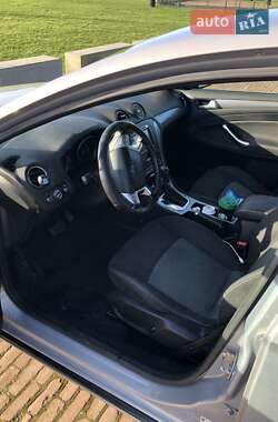 Седан Ford Mondeo 2013 в 