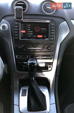 Седан Ford Mondeo 2013 в 