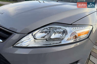 Лифтбек Ford Mondeo 2013 в 