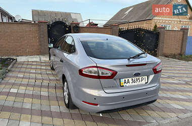 Лифтбек Ford Mondeo 2013 в 