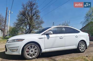 Седан Ford Mondeo 2012 в 
