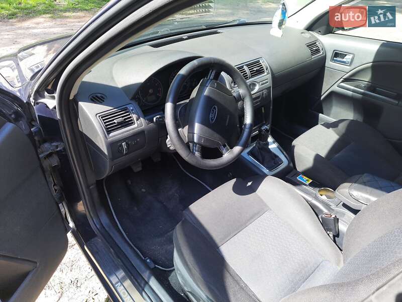 Седан Ford Mondeo 2005 в Ніжині