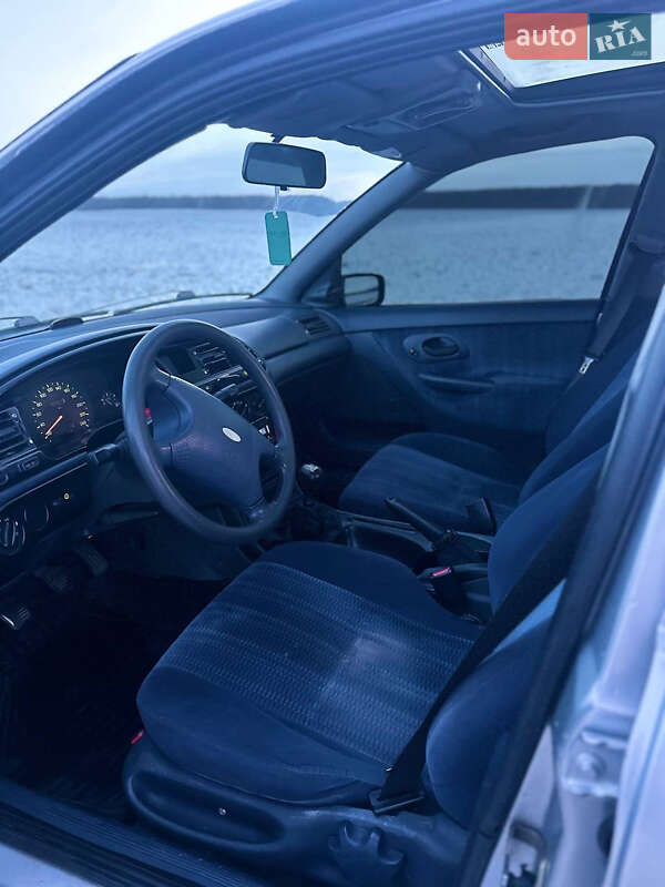 Лифтбек Ford Mondeo 1994 в Буске