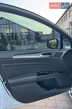 Седан Ford Mondeo 2017 в 
