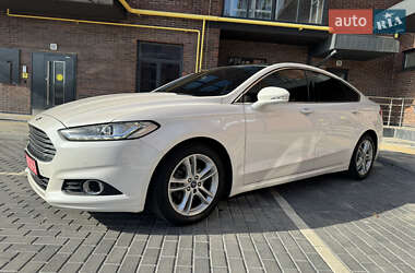 Седан Ford Mondeo 2015 в 