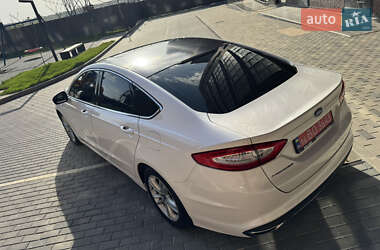 Седан Ford Mondeo 2015 в 