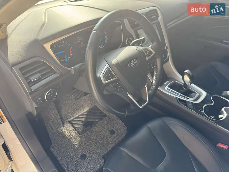 Седан Ford Mondeo 2015 в Миргороде