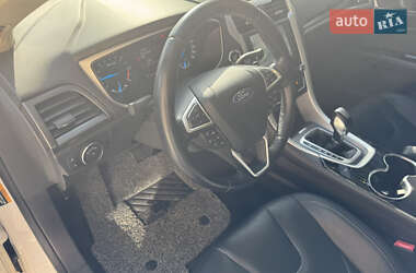 Седан Ford Mondeo 2015 в 