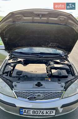 Седан Ford Mondeo 2005 в 