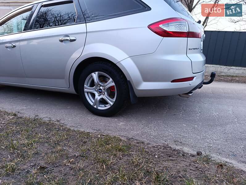 Универсал Ford Mondeo 2011 в Шумске