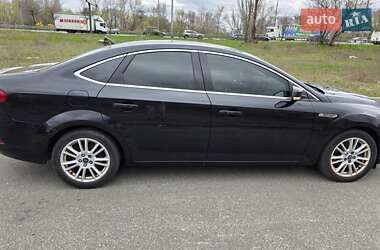 Седан Ford Mondeo 2012 в 