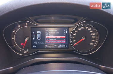 Седан Ford Mondeo 2012 в 
