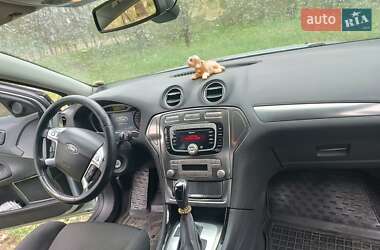 Седан Ford Mondeo 2010 в 
