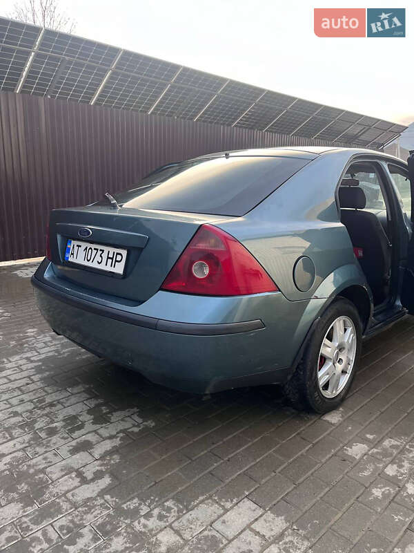 Лифтбек Ford Mondeo 2002 в Верховине