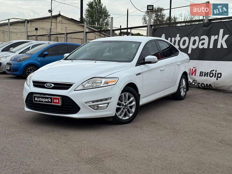 Седан Ford Mondeo 2012 в 