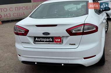 Седан Ford Mondeo 2012 в 