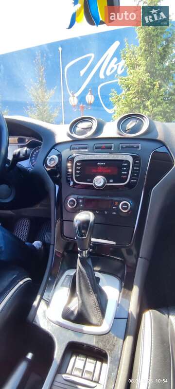 Седан Ford Mondeo 2012 в Богуславе