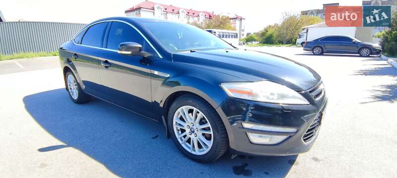 Седан Ford Mondeo 2012 в Богуславе