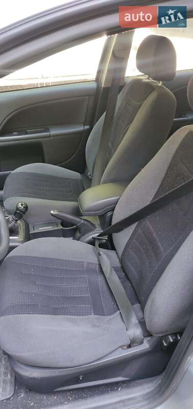 Лифтбек Ford Mondeo 2003 в Сумах