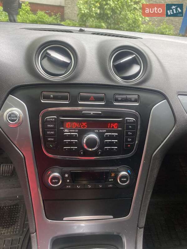 Седан Ford Mondeo 2011 в Кобеляках
