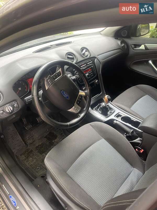 Седан Ford Mondeo 2011 в Кобеляках