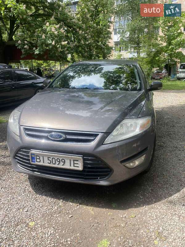 Седан Ford Mondeo 2011 в Кобеляках