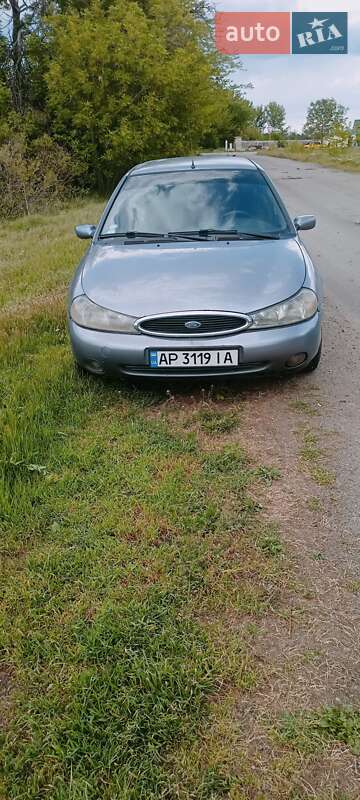 Ліфтбек Ford Mondeo 1998 в 