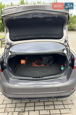 Седан Ford Mondeo 2012 в 