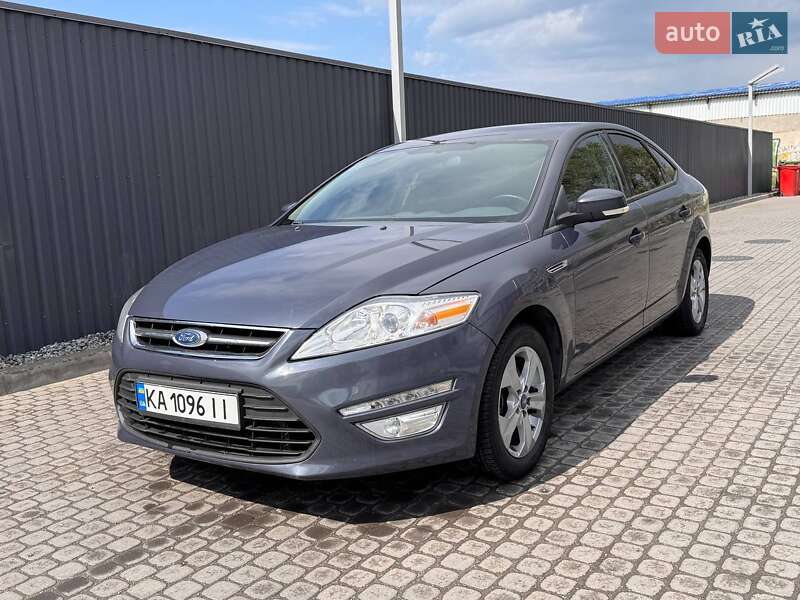 Ліфтбек Ford Mondeo 2013 в 