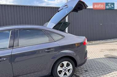Ліфтбек Ford Mondeo 2013 в 