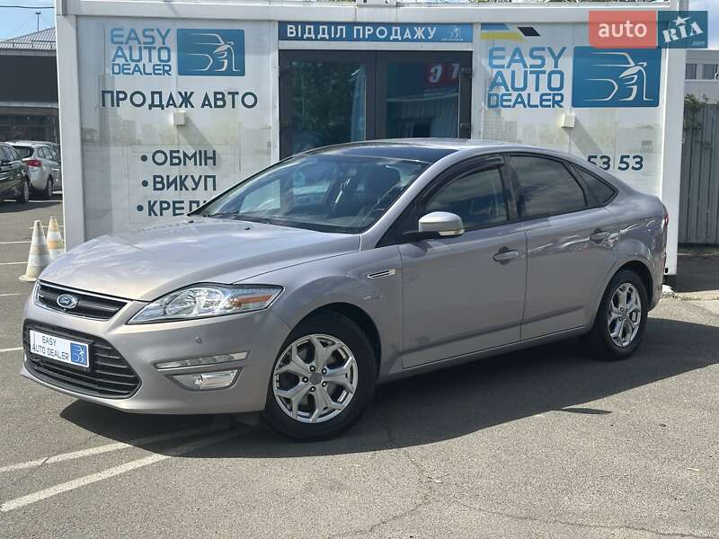 Ліфтбек Ford Mondeo 2013 в 