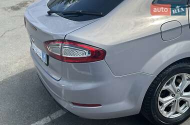 Ліфтбек Ford Mondeo 2013 в 