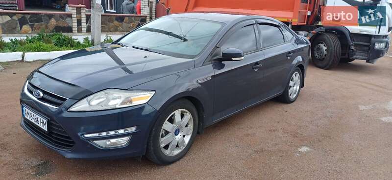 Седан Ford Mondeo 2011 в Коростене