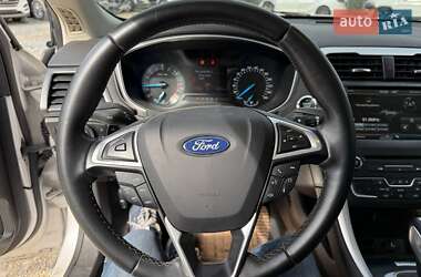 Седан Ford Mondeo 2015 в 