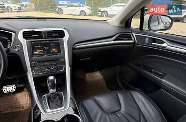 Седан Ford Mondeo 2015 в 