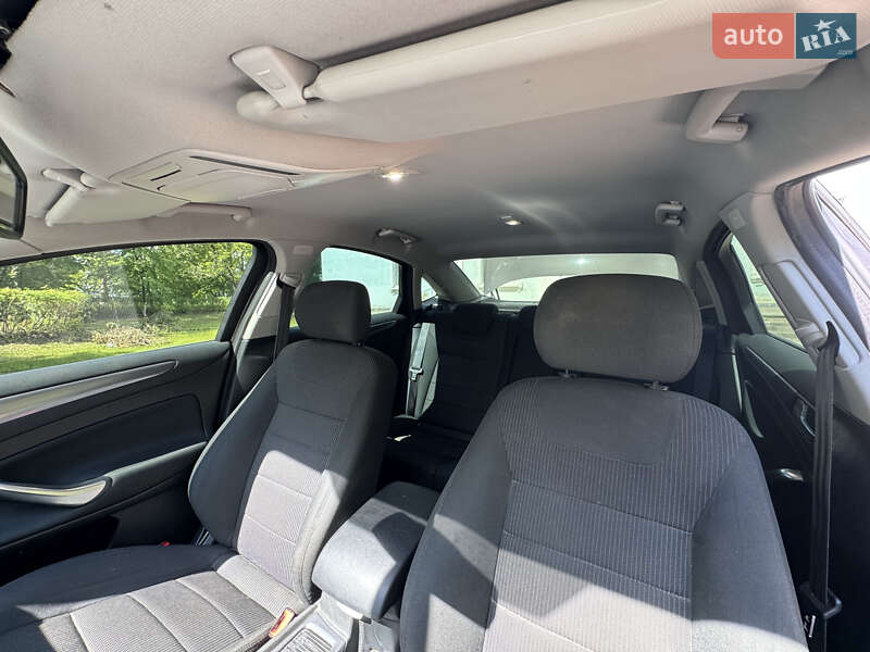 Седан Ford Mondeo 2012 в Гайвороне